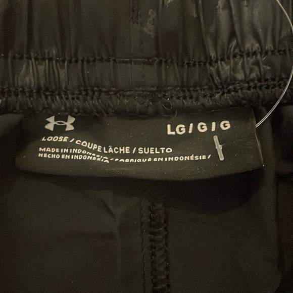 New Under Armour Black Woven Emboss Shorts Men’s Size L - Picture 2 of 16